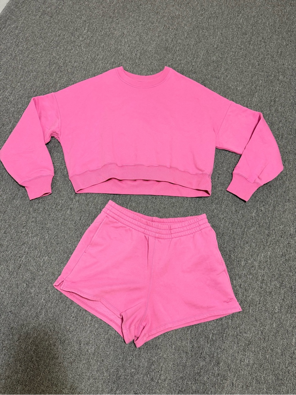 Hollister Pink Crewneck Sweatshirt and shorts set size medium